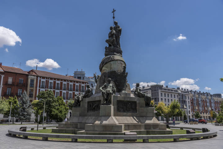 46 - Valladolid - ciudad - plaza Colon